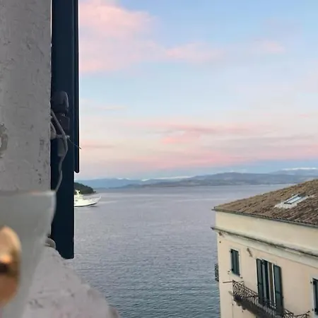 Alisachni In Old Of Corfu! *