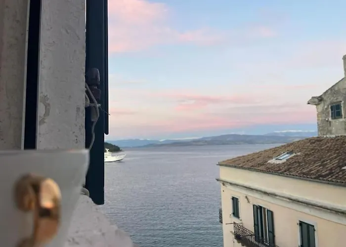 Alisachni In Old Of Corfu! *
